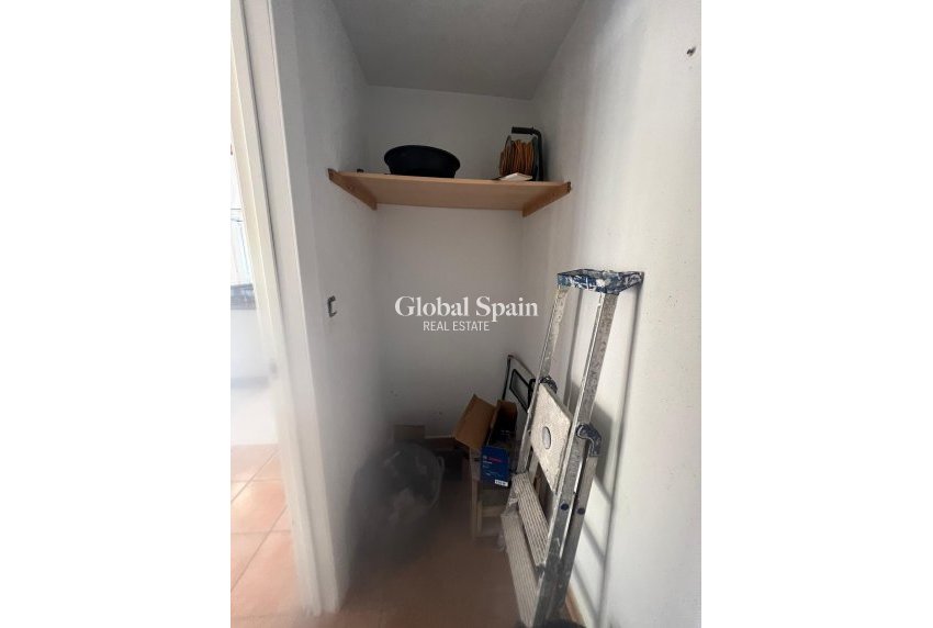 Wiederverkauf - VILLA -
ORIHUELA COSTA - VILLAMARTÍN