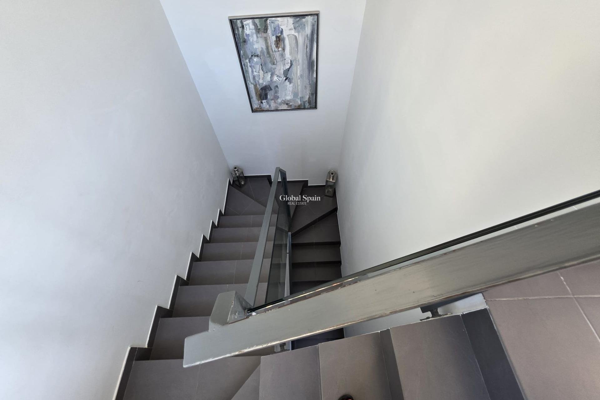 Wiederverkauf - VILLA -
ORIHUELA COSTA - VILLAMARTÍN