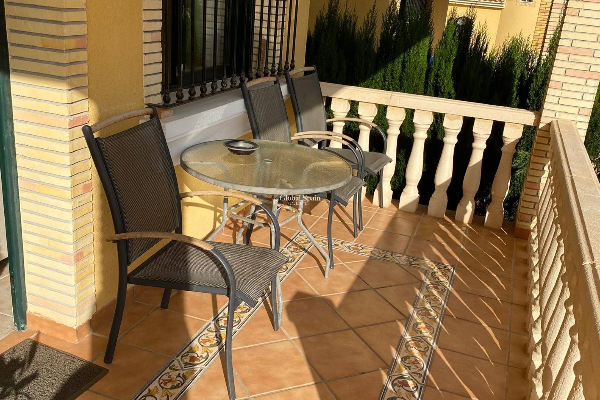 Wiederverkauf - VILLA -
ORIHUELA COSTA - VILLAMARTÍN