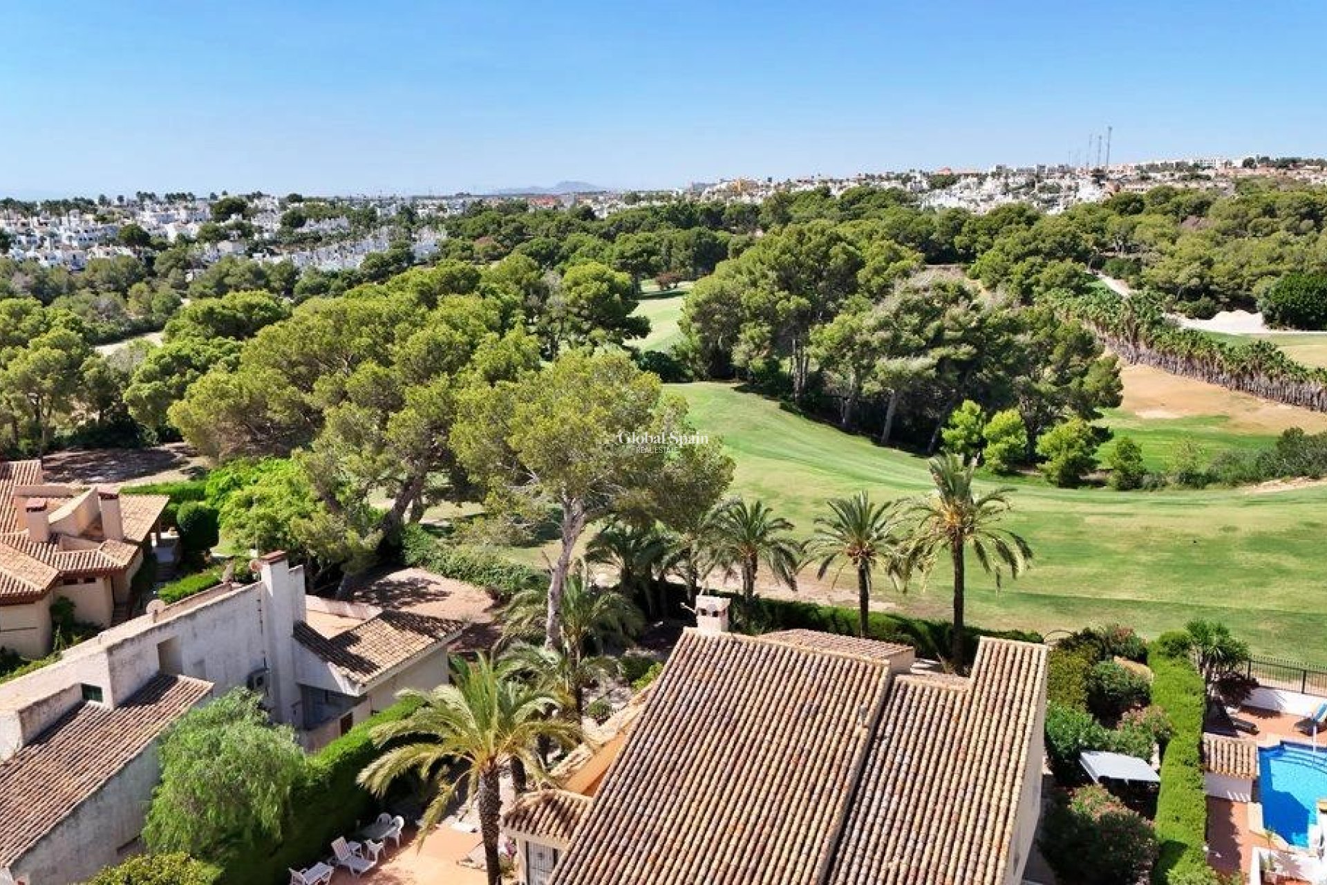 Wiederverkauf - VILLA -
ORIHUELA COSTA - VILLAMARTÍN