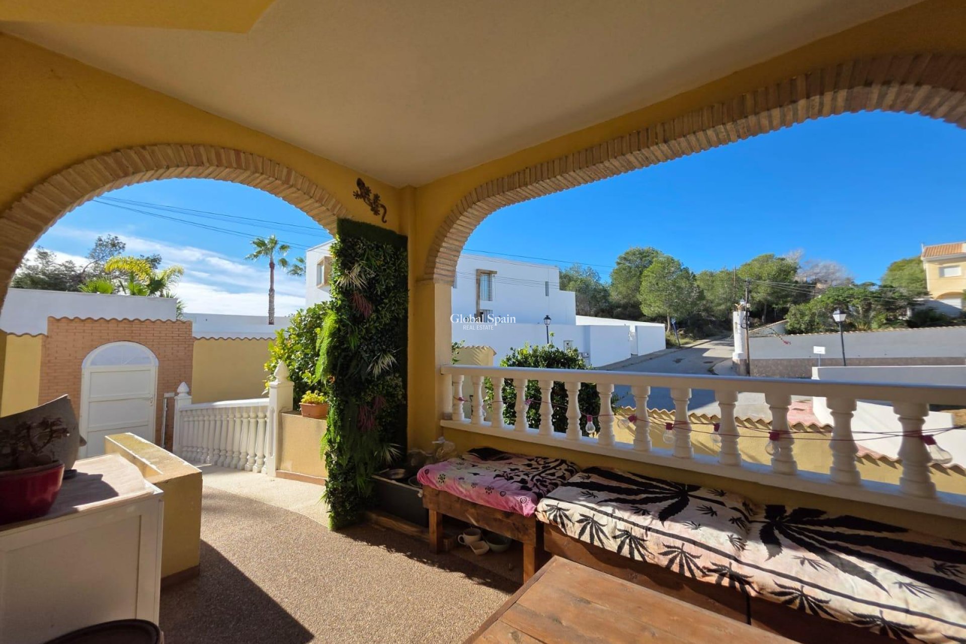 Wiederverkauf - VILLA -
ORIHUELA COSTA - VILLAMARTÍN
