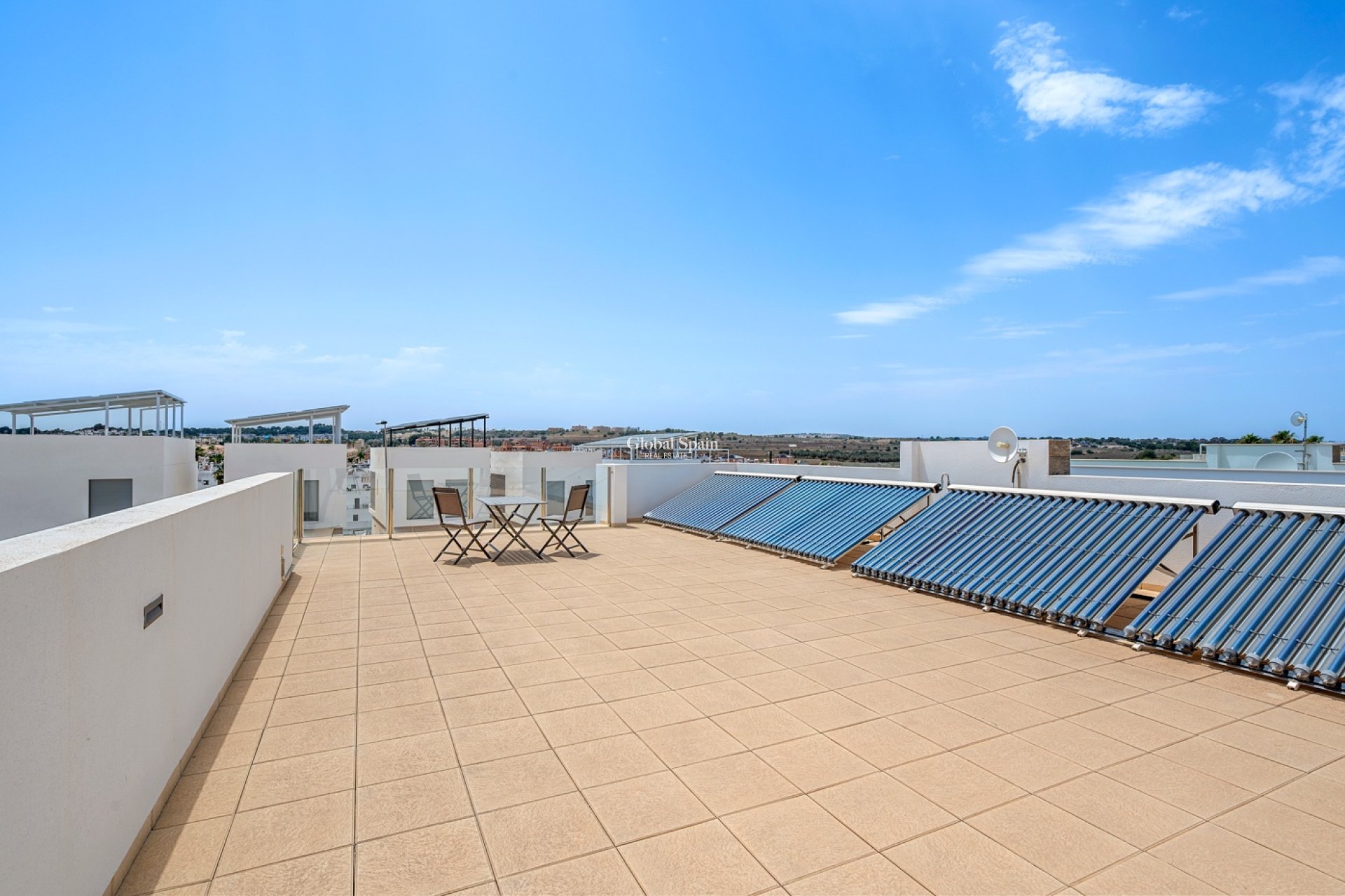 Wiederverkauf - VILLA -
ORIHUELA COSTA - VILLAMARTÍN