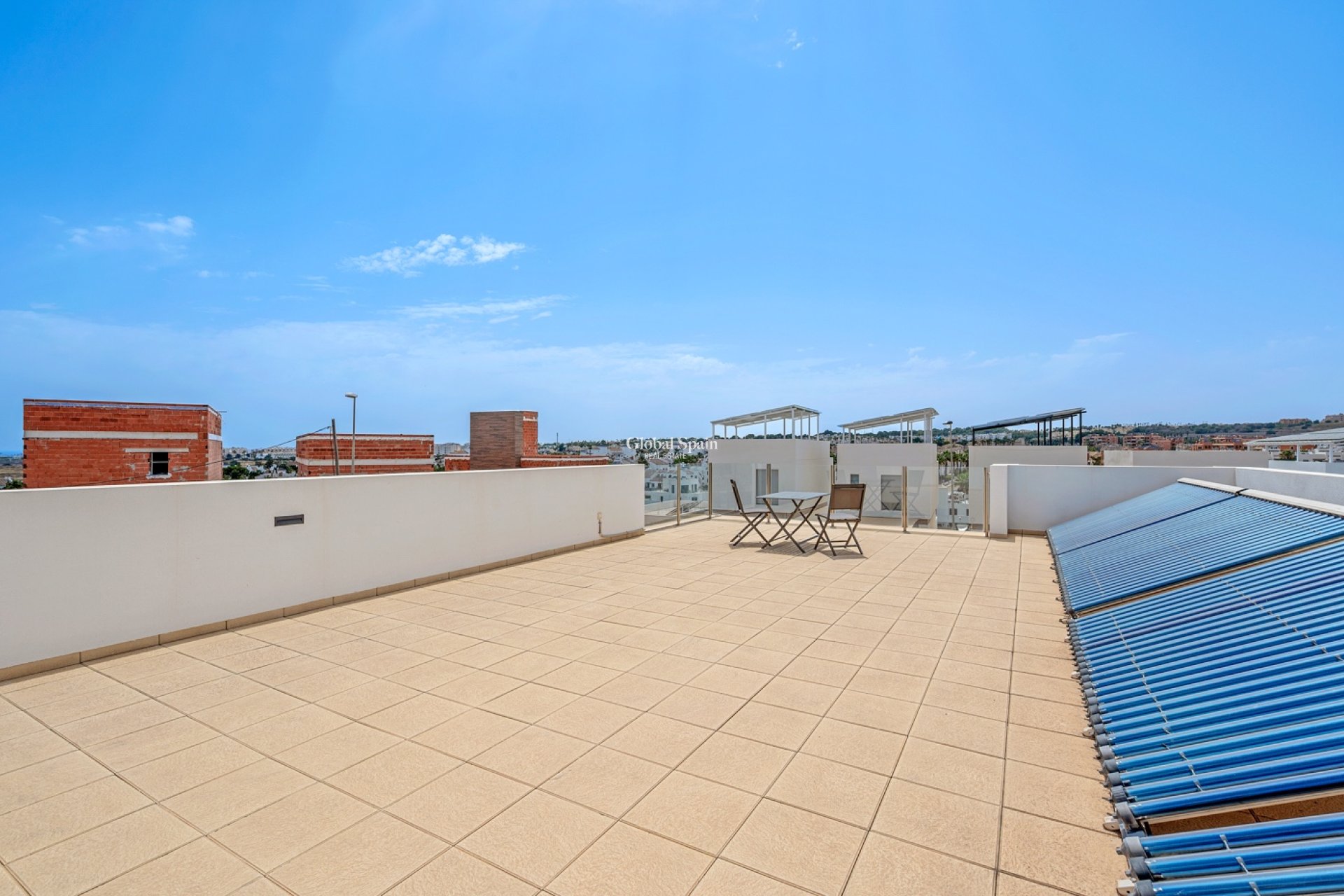 Wiederverkauf - VILLA -
ORIHUELA COSTA - VILLAMARTÍN