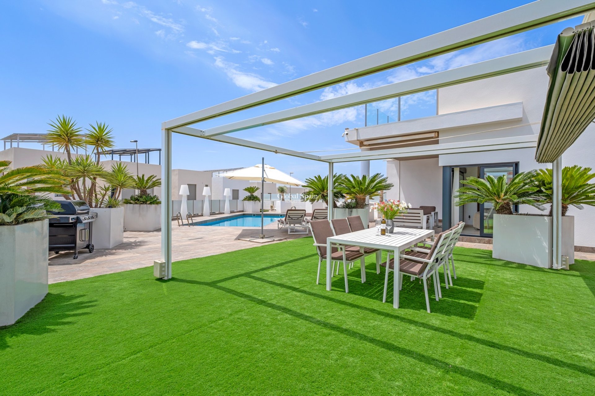 Wiederverkauf - VILLA -
ORIHUELA COSTA - VILLAMARTÍN