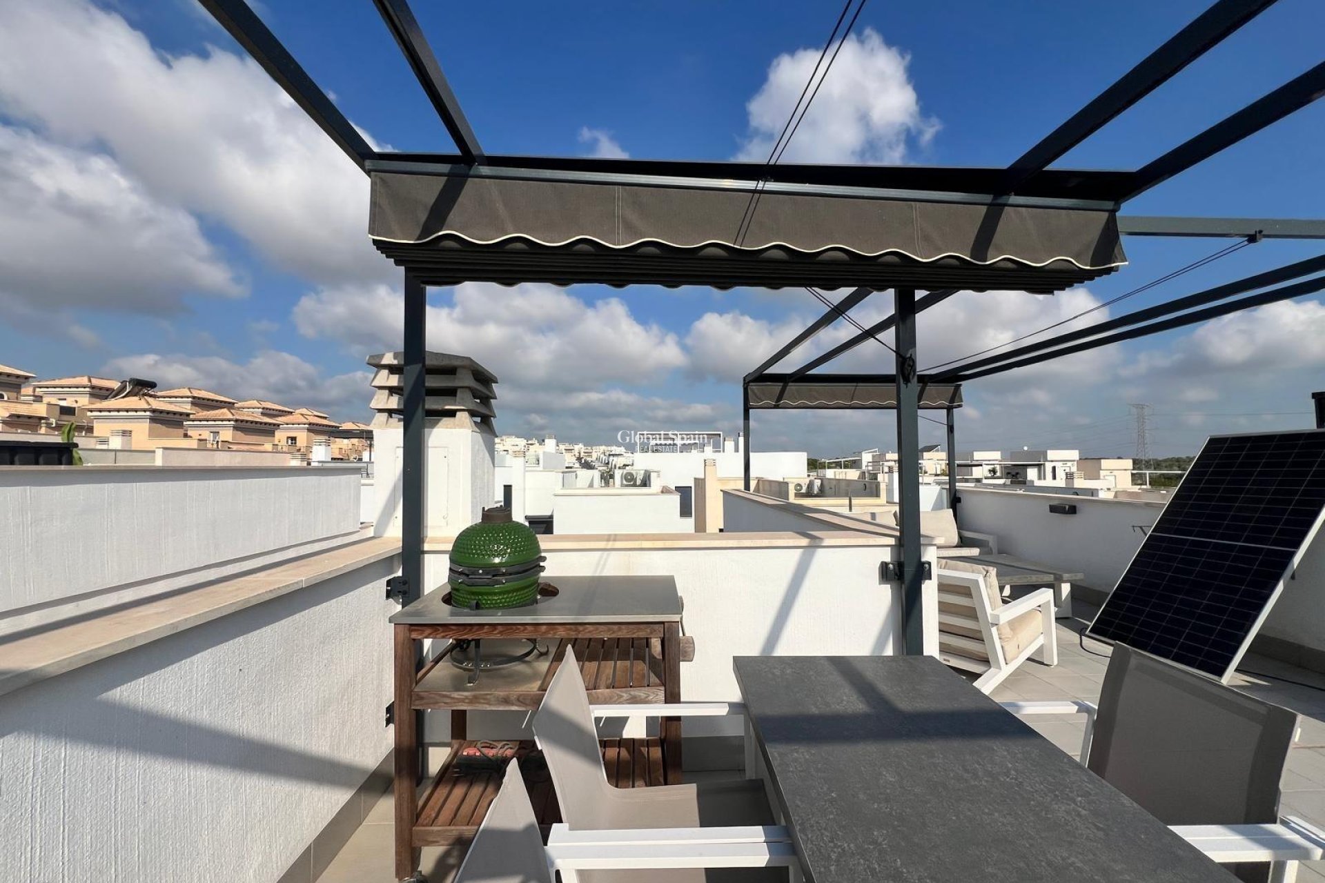 Wiederverkauf - VILLA -
ORIHUELA COSTA - VILLAMARTÍN