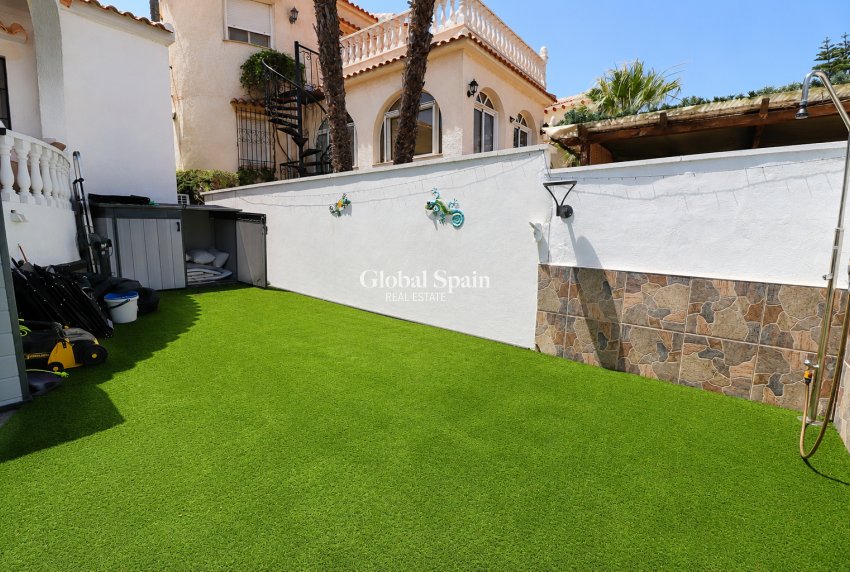 Wiederverkauf - VILLA -
Orihuela Costa - Villamartin