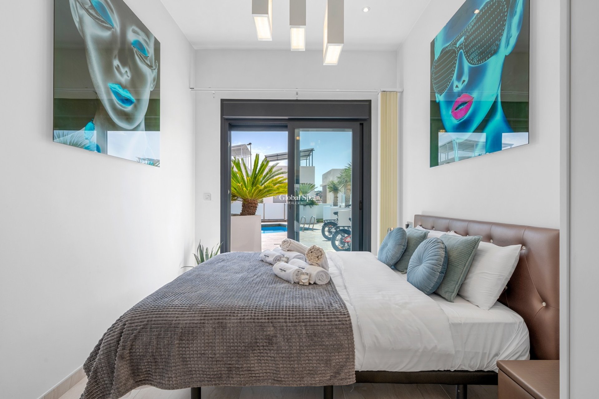 Wiederverkauf - Villa -
ORIHUELA COSTA - VILLAMARTÍN