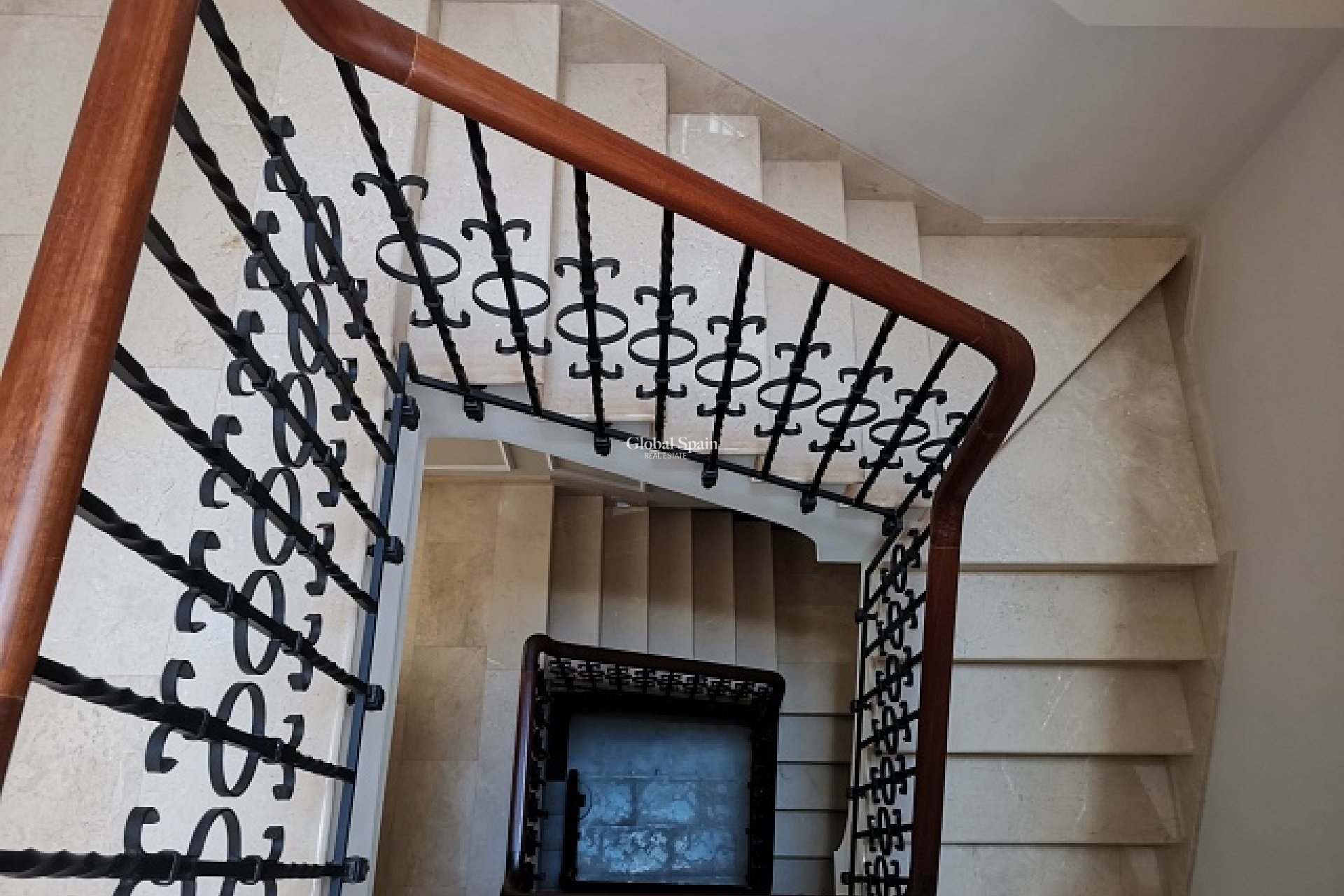 Wiederverkauf - VILLA -
ORIHUELA - Inland