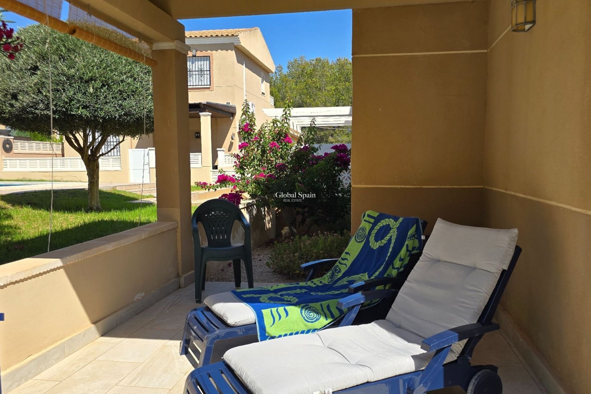 Wiederverkauf - VILLA -
ORIHUELA - Inland