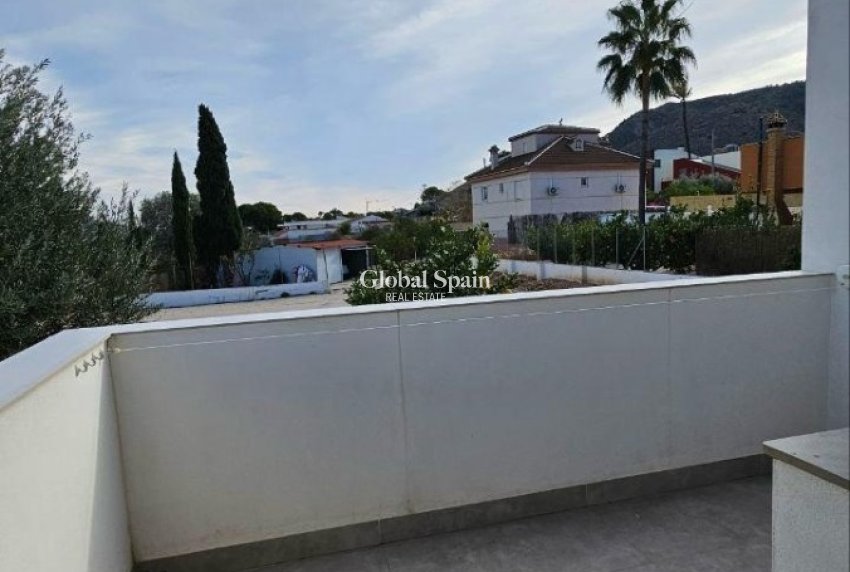 Wiederverkauf - VILLA -
ORIHUELA - Inland