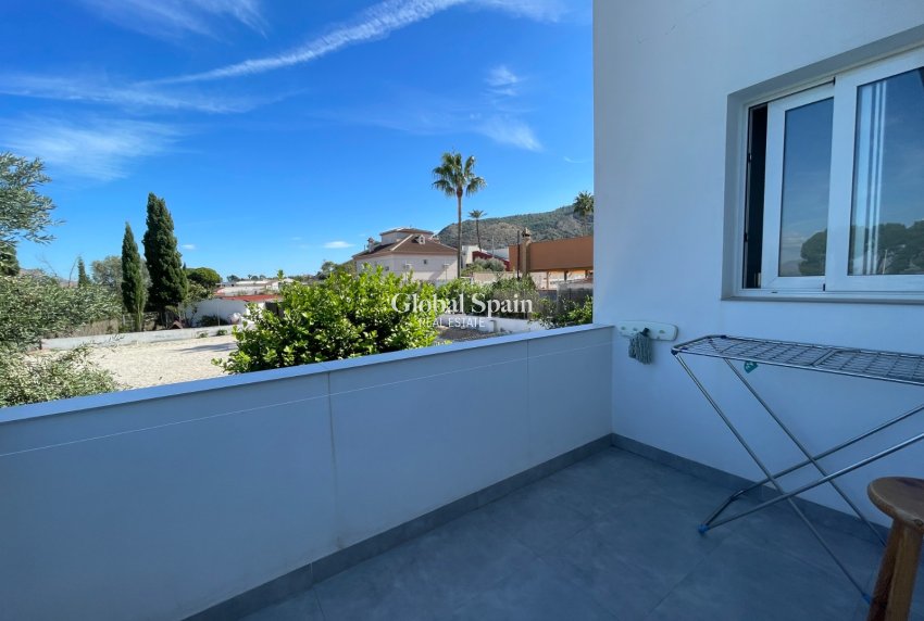 Wiederverkauf - VILLA -
ORIHUELA - Inland