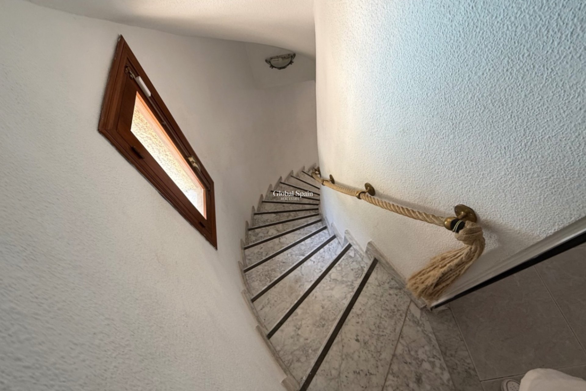 Wiederverkauf - VILLA -
ORIHUELA - Inland