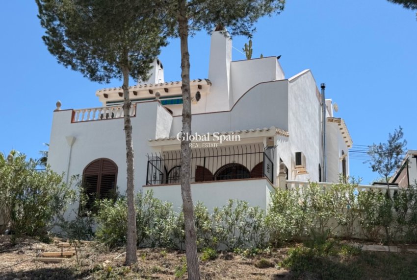 Wiederverkauf - VILLA -
ORIHUELA - Inland