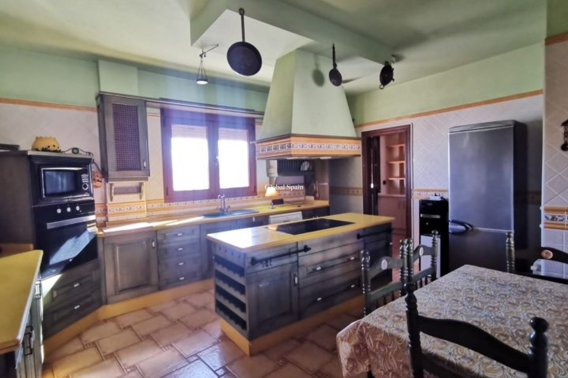 Wiederverkauf - VILLA -
ORIHUELA - Inland