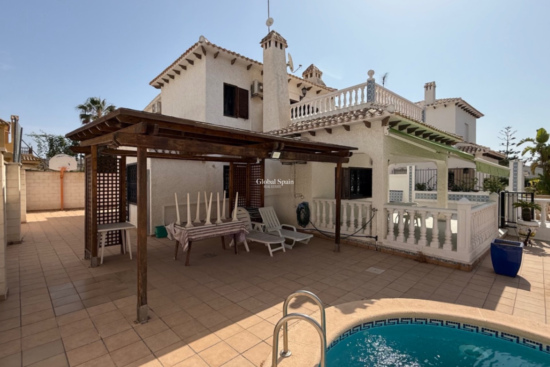 Wiederverkauf - VILLA -
ORIHUELA - Inland
