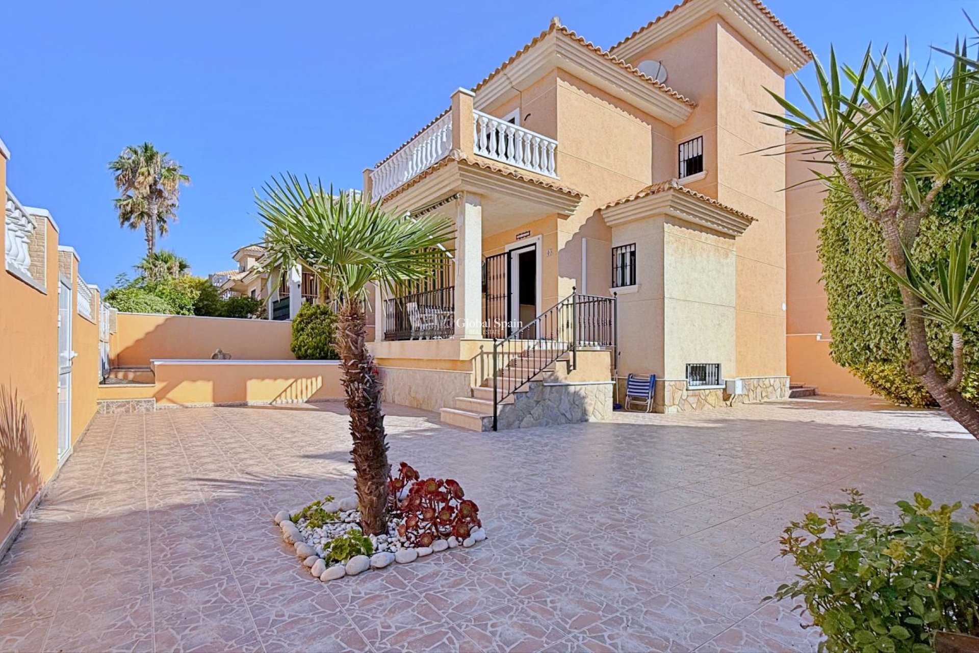 Wiederverkauf - VILLA -
ORIHUELA - Inland