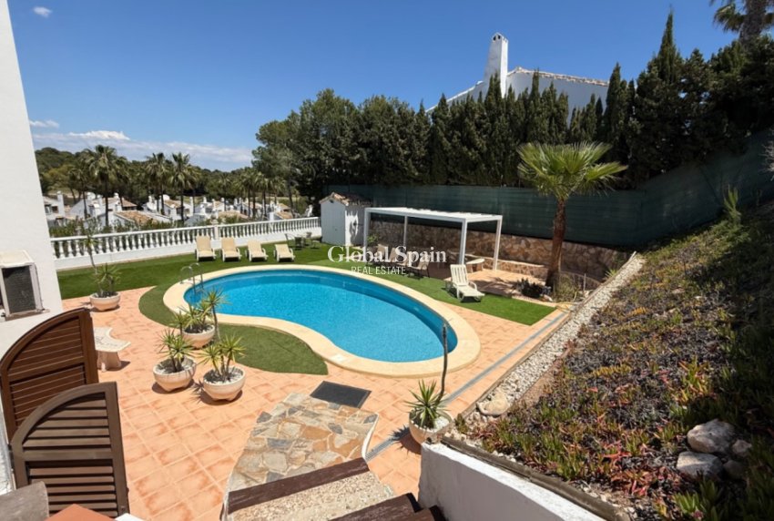 Wiederverkauf - VILLA -
ORIHUELA - Inland
