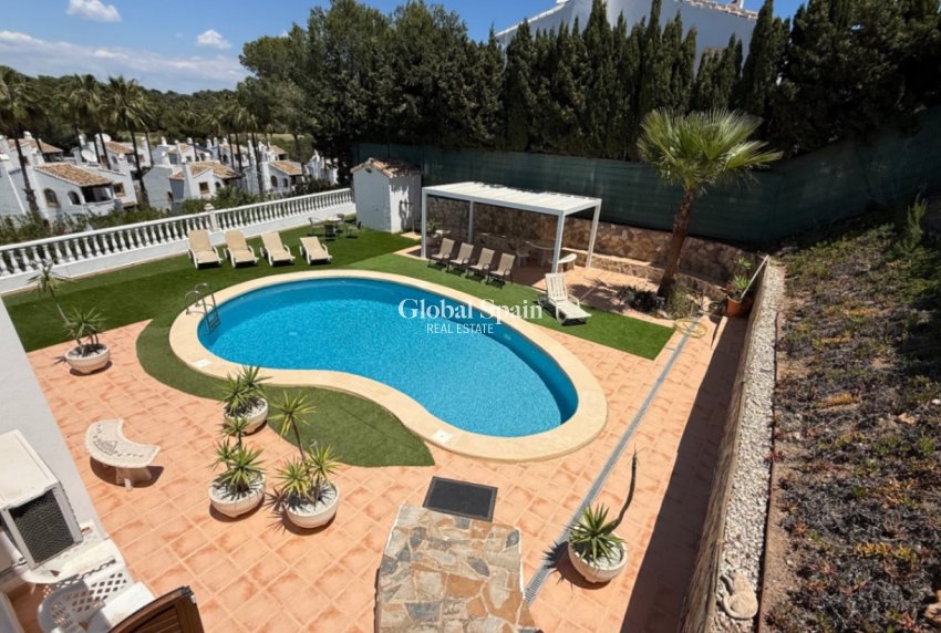 Wiederverkauf - VILLA -
ORIHUELA - Inland