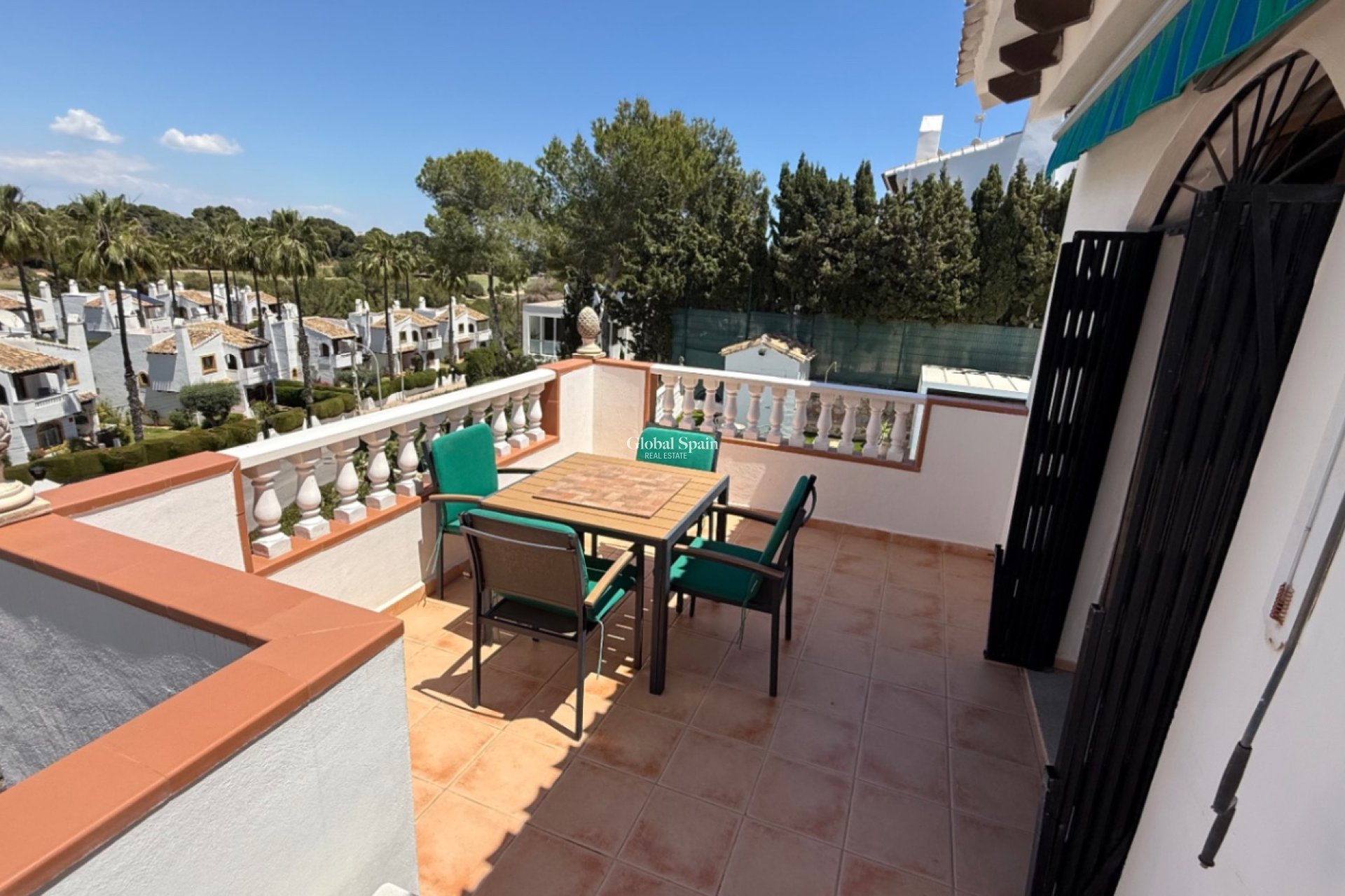 Wiederverkauf - VILLA -
ORIHUELA - Inland