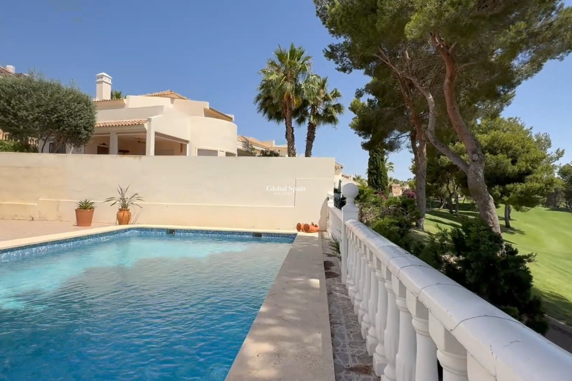 Wiederverkauf - VILLA -
ORIHUELA - Inland
