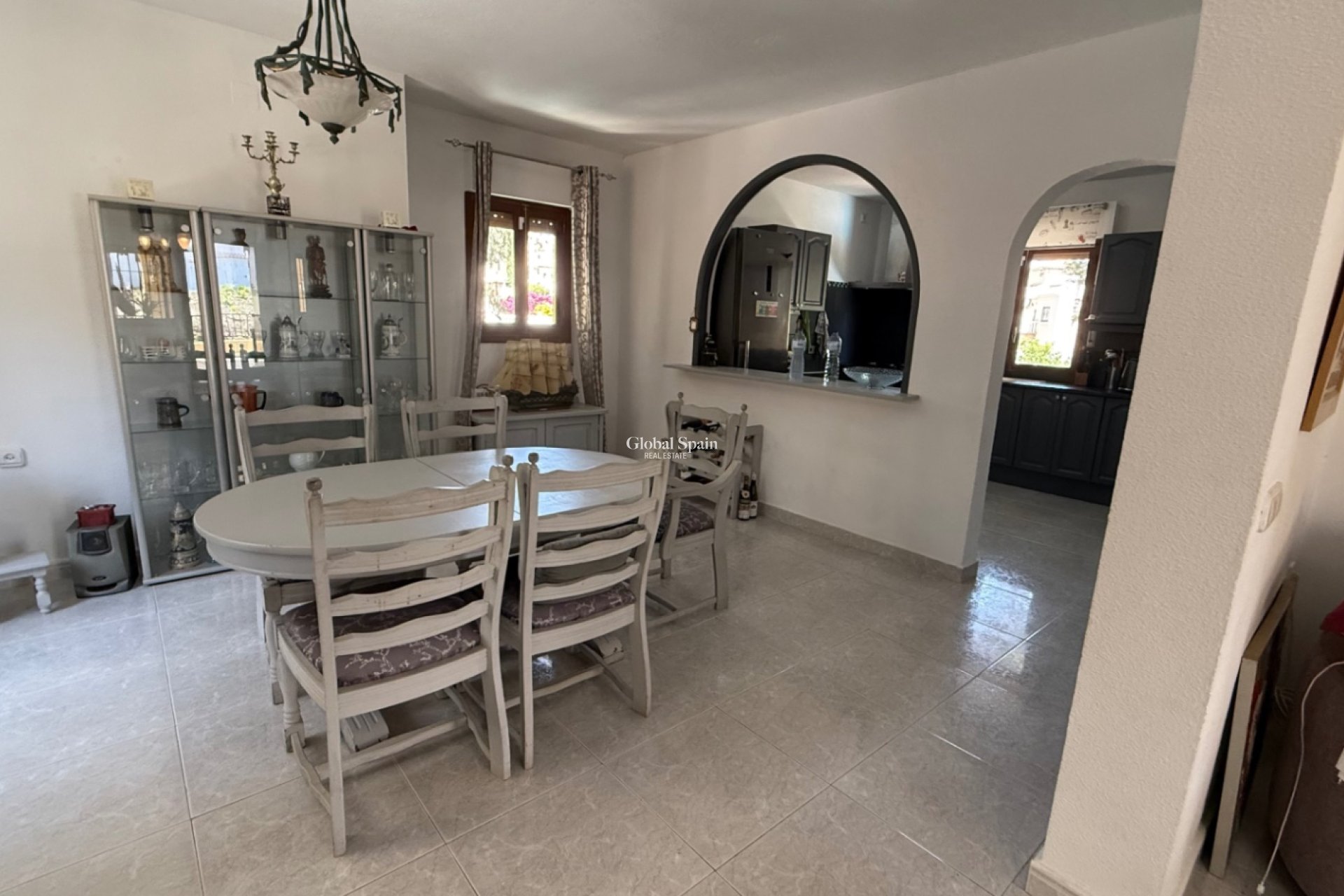 Wiederverkauf - VILLA -
ORIHUELA - Inland