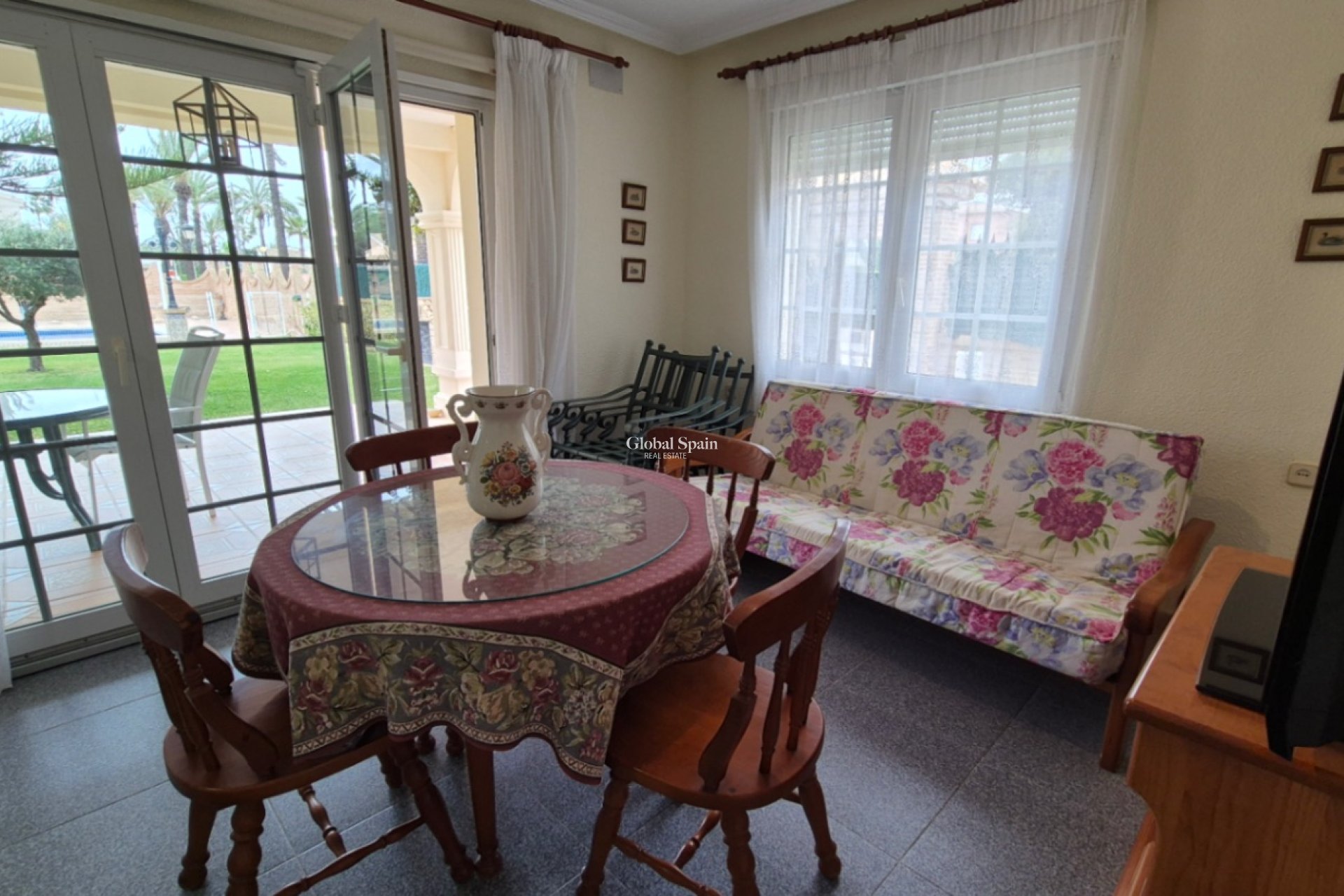 Wiederverkauf - VILLA -
ORIHUELA - Inland