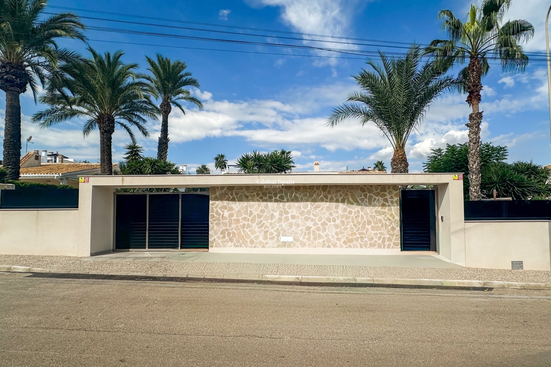 Wiederverkauf - VILLA -
ORIHUELA - Inland
