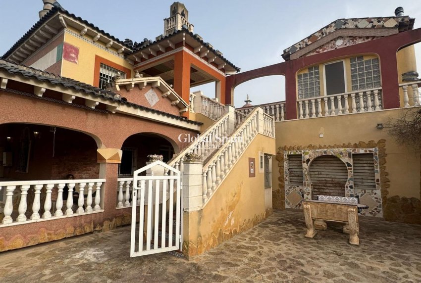 Wiederverkauf - VILLA -
ORIHUELA - La Campaneta