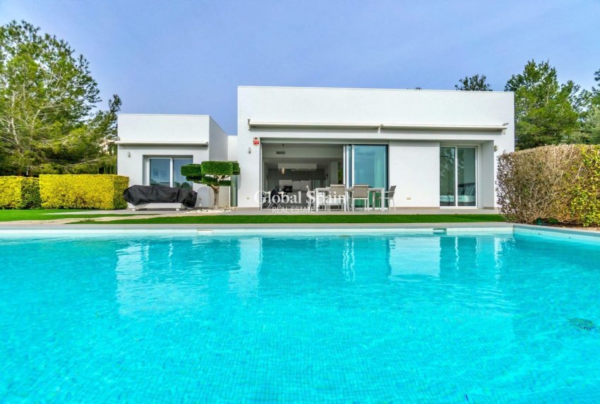 Wiederverkauf - VILLA -
ORIHUELA - LAS COLINAS GOLF RESORT