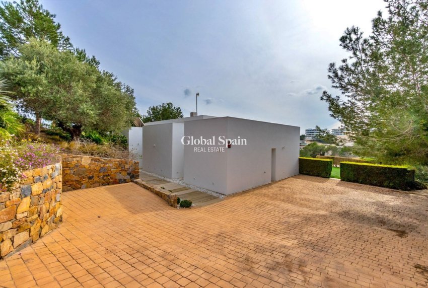 Wiederverkauf - VILLA -
ORIHUELA - LAS COLINAS GOLF RESORT