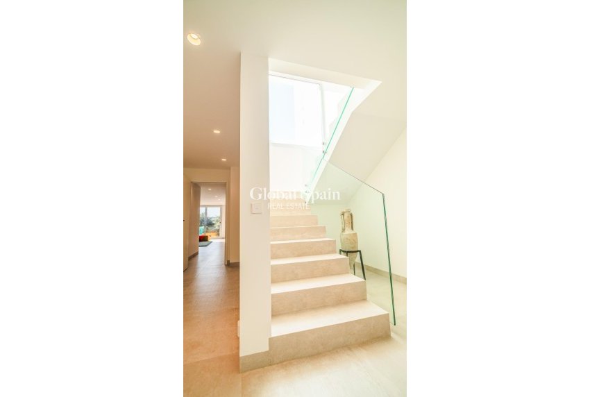 Wiederverkauf - VILLA -
ORIHUELA - LAS COLINAS GOLF RESORT