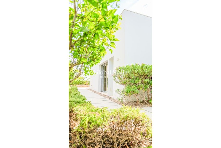 Wiederverkauf - VILLA -
ORIHUELA - LAS COLINAS GOLF RESORT