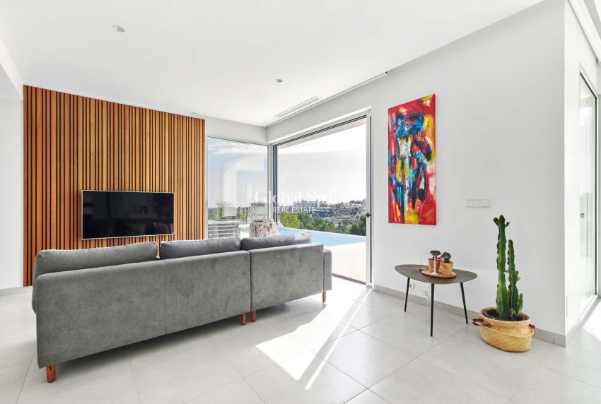 Wiederverkauf - VILLA -
ORIHUELA - LAS COLINAS GOLF RESORT