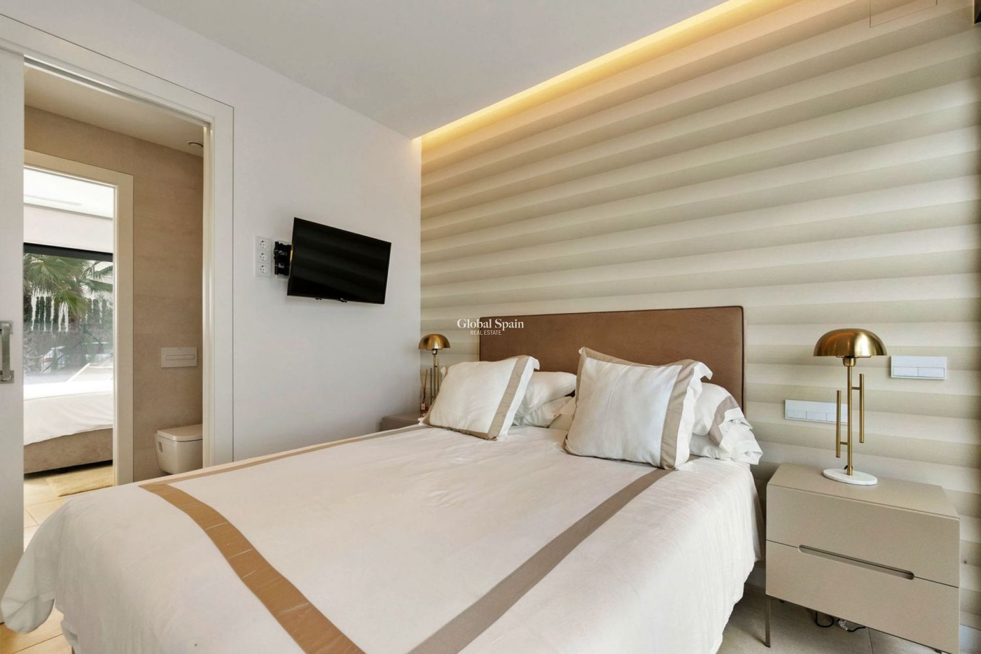 Wiederverkauf - VILLA -
ORIHUELA - LAS COLINAS GOLF RESORT