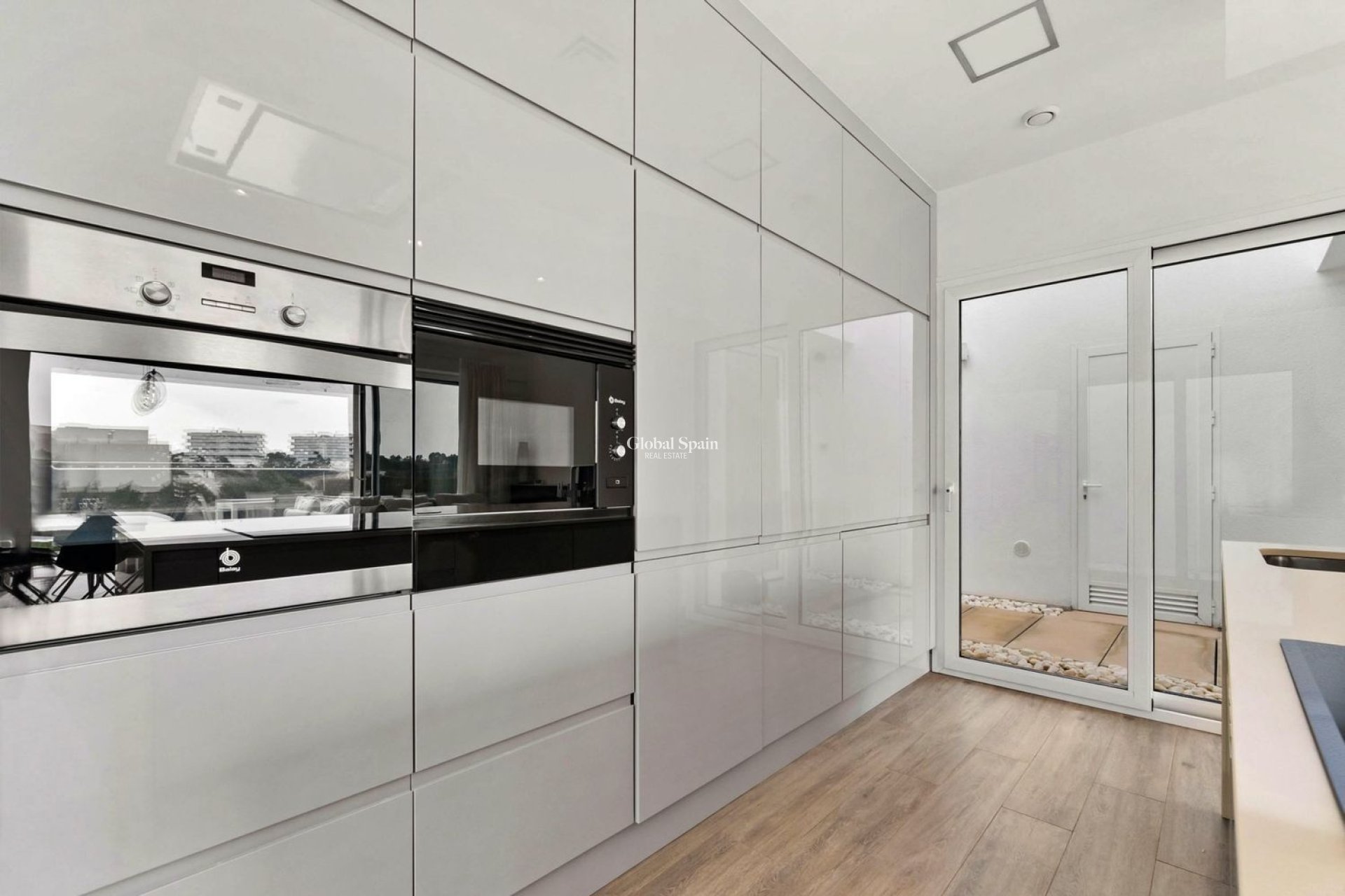 Wiederverkauf - VILLA -
ORIHUELA - LAS COLINAS GOLF RESORT