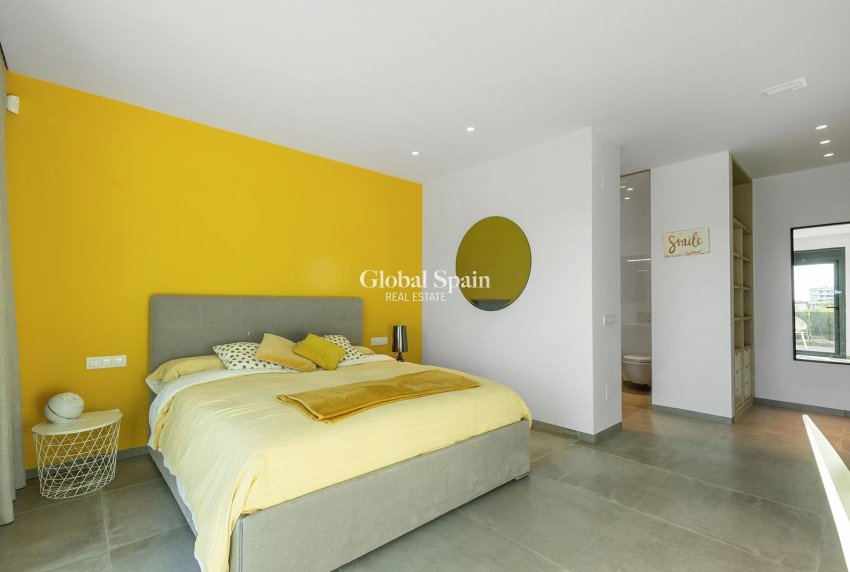 Wiederverkauf - VILLA -
ORIHUELA - LAS COLINAS GOLF RESORT