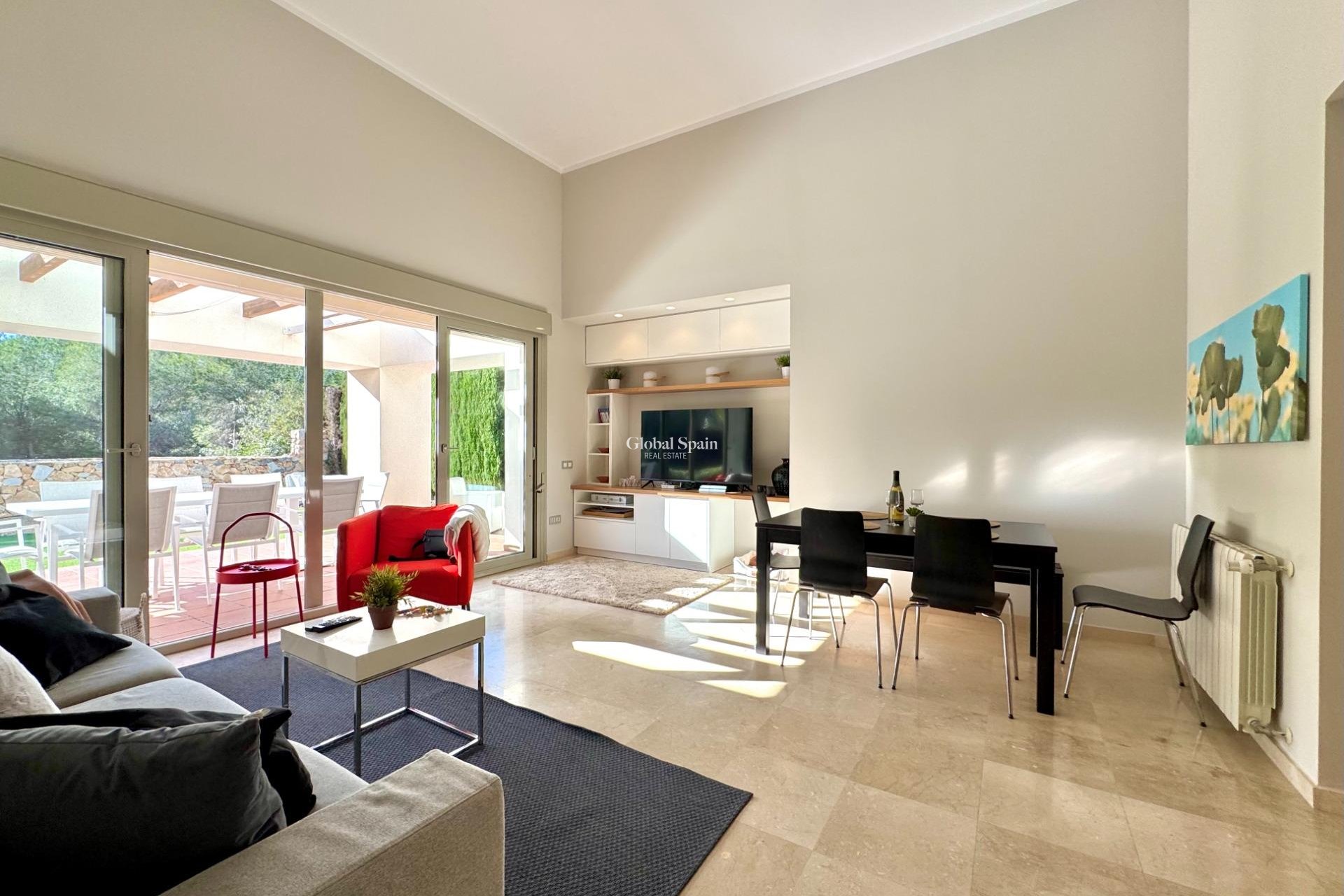 Wiederverkauf - VILLA -
ORIHUELA - LAS COLINAS GOLF RESORT