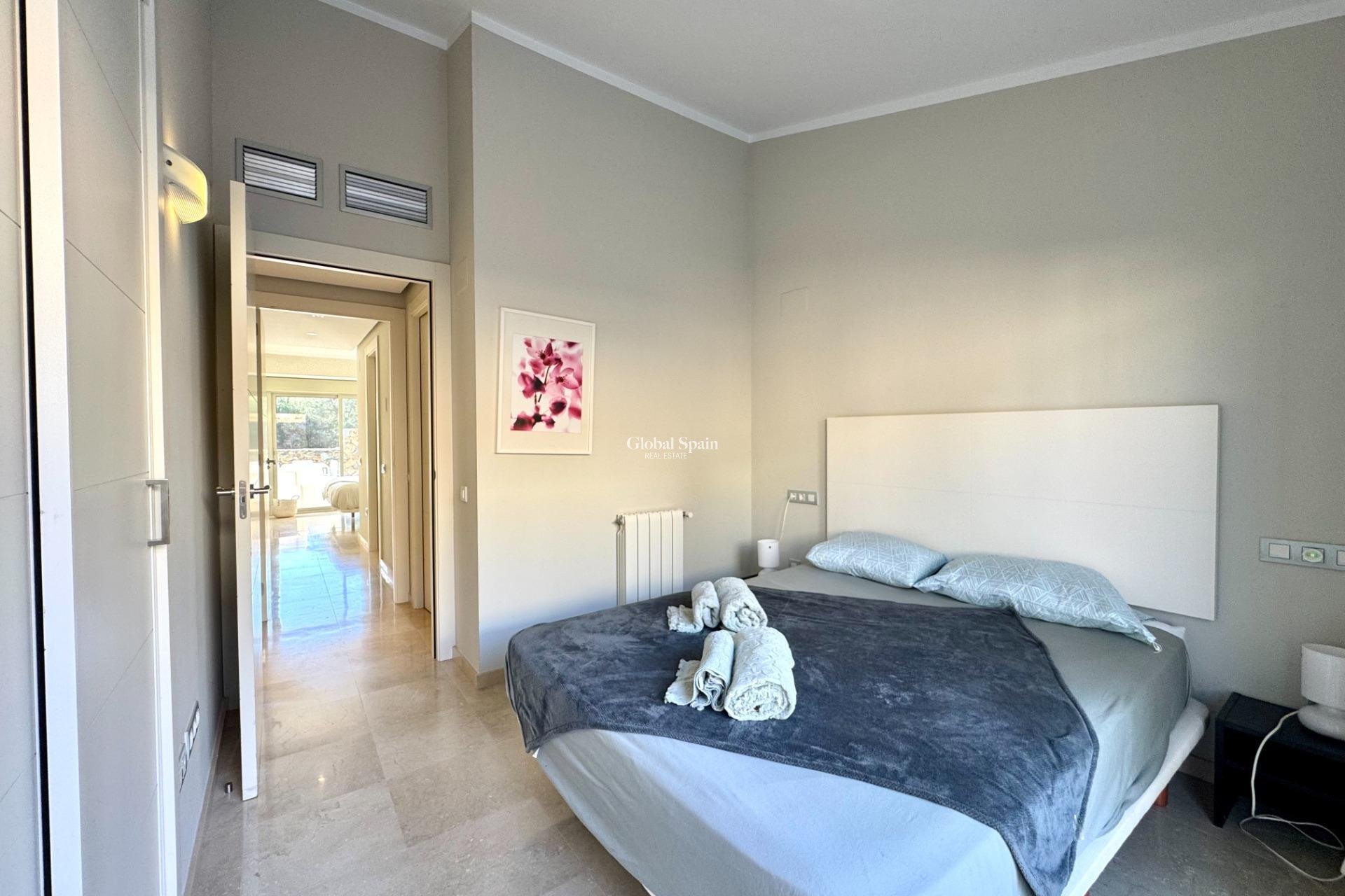 Wiederverkauf - VILLA -
ORIHUELA - LAS COLINAS GOLF RESORT