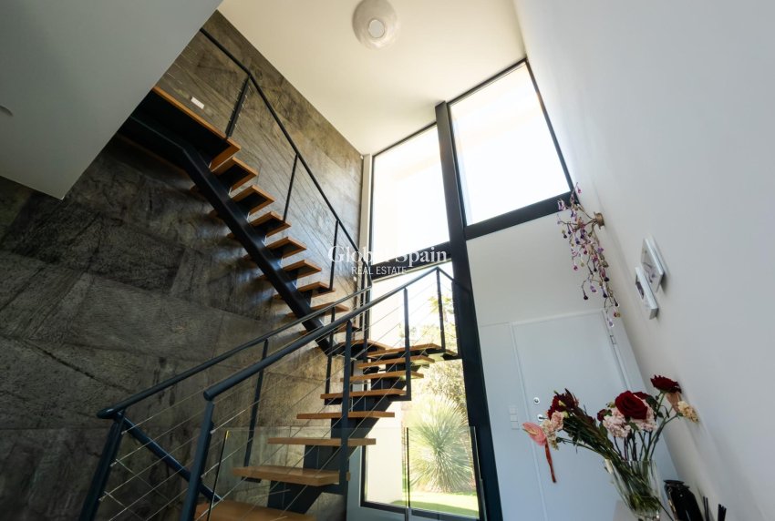 Wiederverkauf - VILLA -
ORIHUELA - LAS COLINAS GOLF RESORT