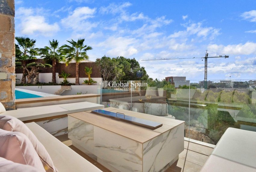 Wiederverkauf - VILLA -
ORIHUELA - LAS COLINAS GOLF RESORT