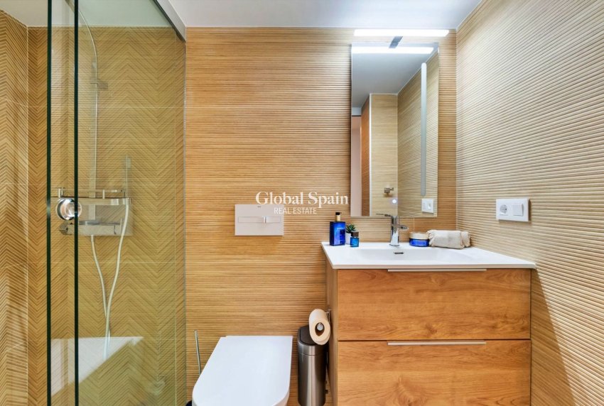 Wiederverkauf - VILLA -
ORIHUELA - LAS COLINAS GOLF RESORT