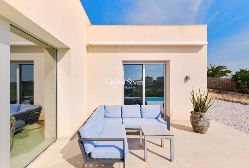 Wiederverkauf - VILLA -
ORIHUELA - LAS COLINAS GOLF RESORT