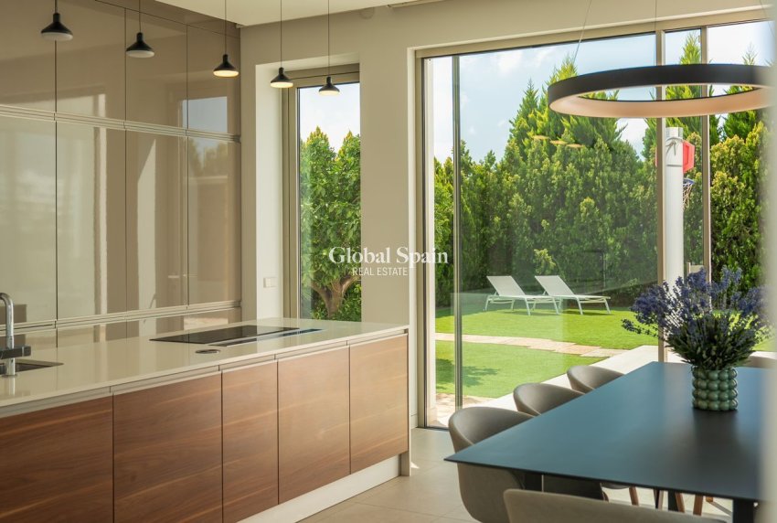 Wiederverkauf - VILLA -
ORIHUELA - LAS COLINAS GOLF RESORT
