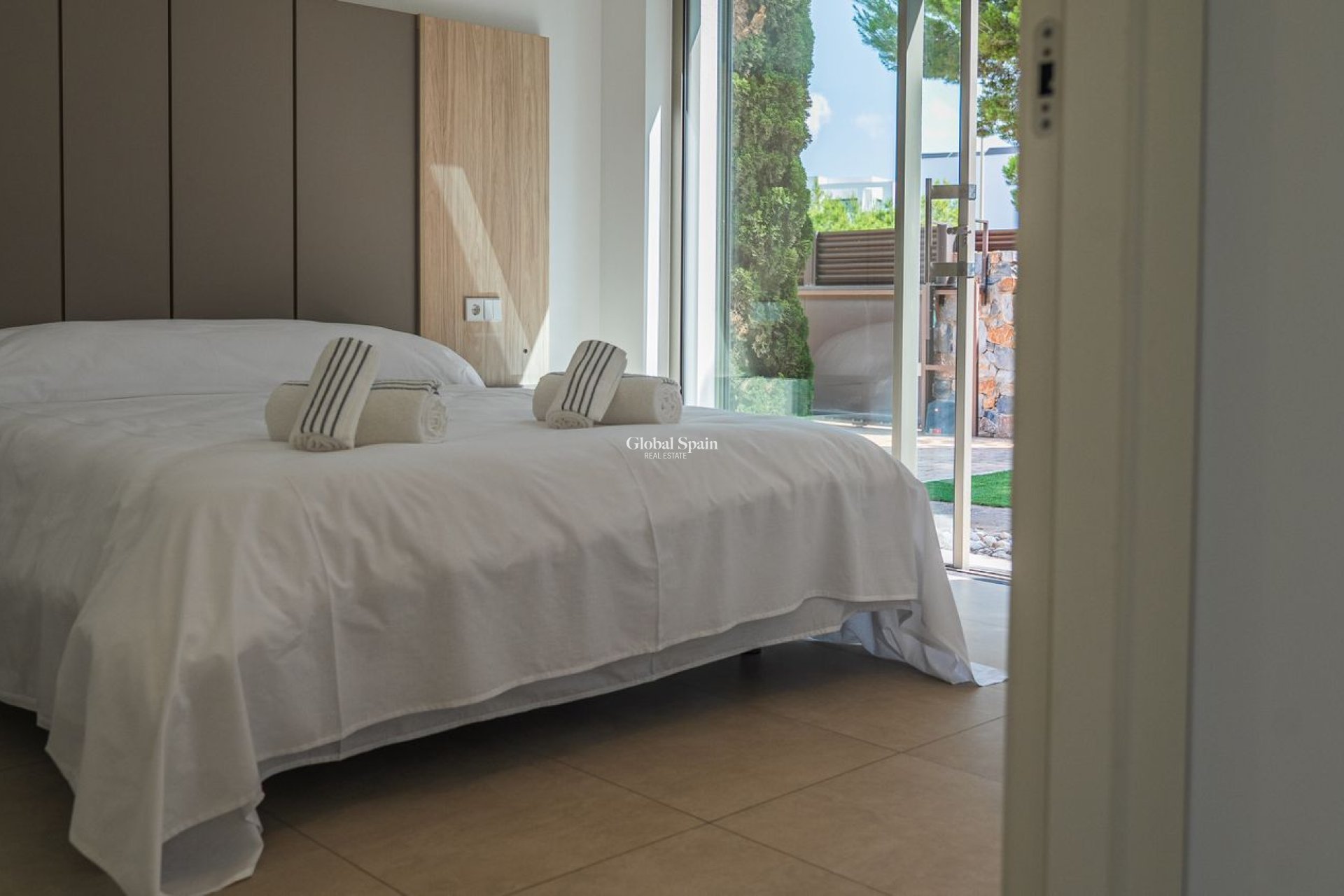 Wiederverkauf - VILLA -
ORIHUELA - LAS COLINAS GOLF RESORT