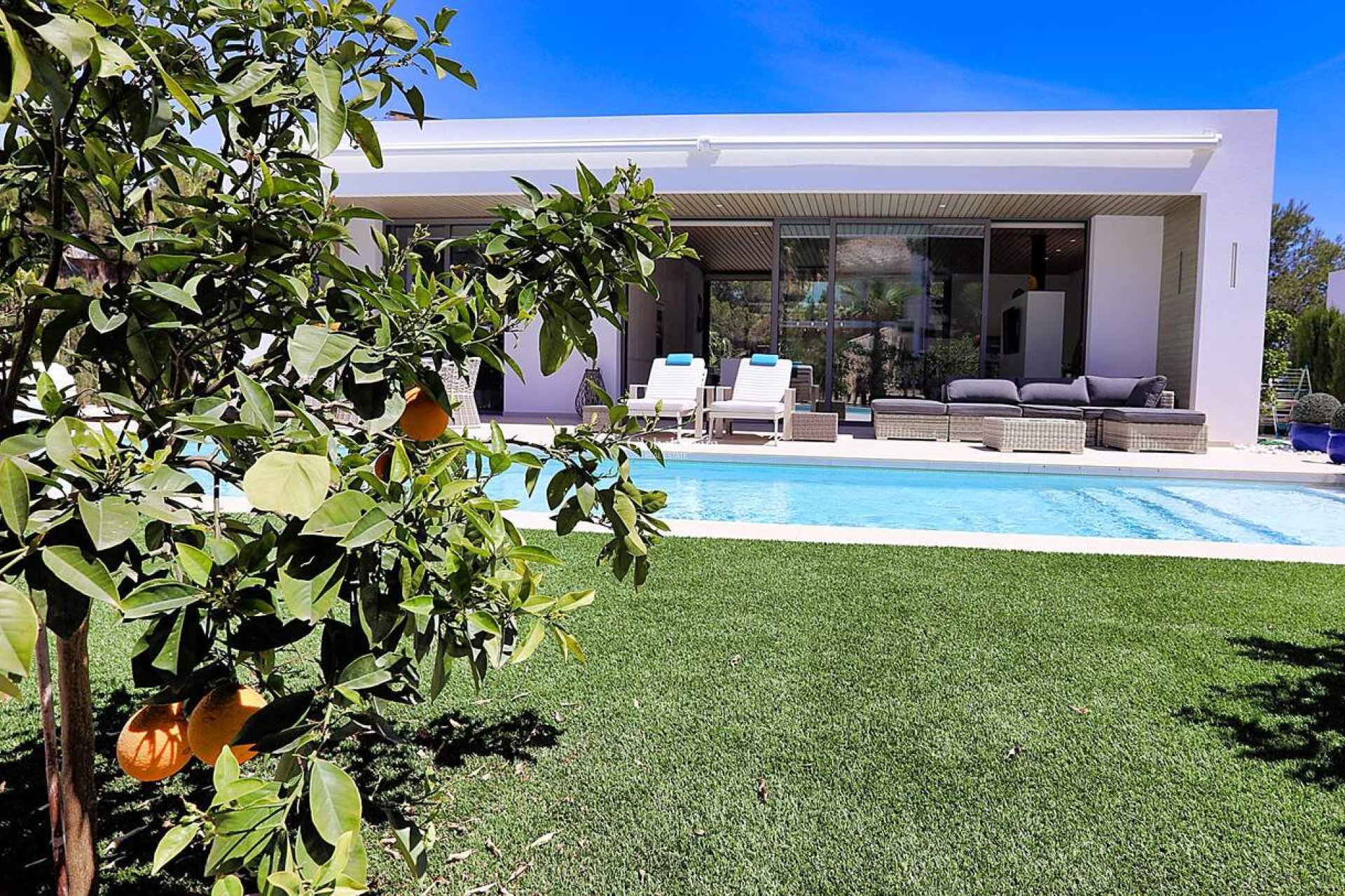 Wiederverkauf - VILLA -
ORIHUELA - LAS COLINAS GOLF RESORT