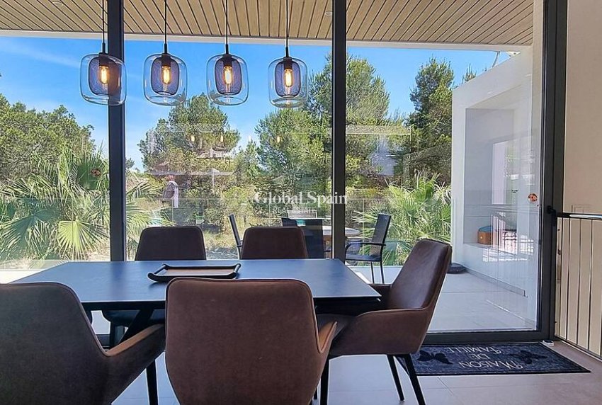 Wiederverkauf - VILLA -
ORIHUELA - LAS COLINAS GOLF RESORT