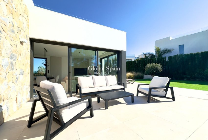 Wiederverkauf - VILLA -
ORIHUELA - Las Colinas Golf