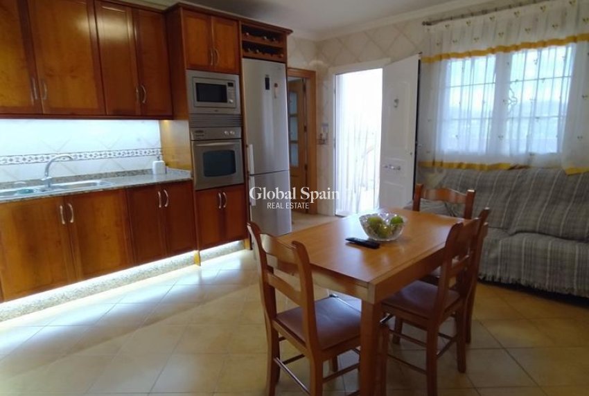 Wiederverkauf - VILLA -
ORIHUELA - LOS DESEMPARADOS