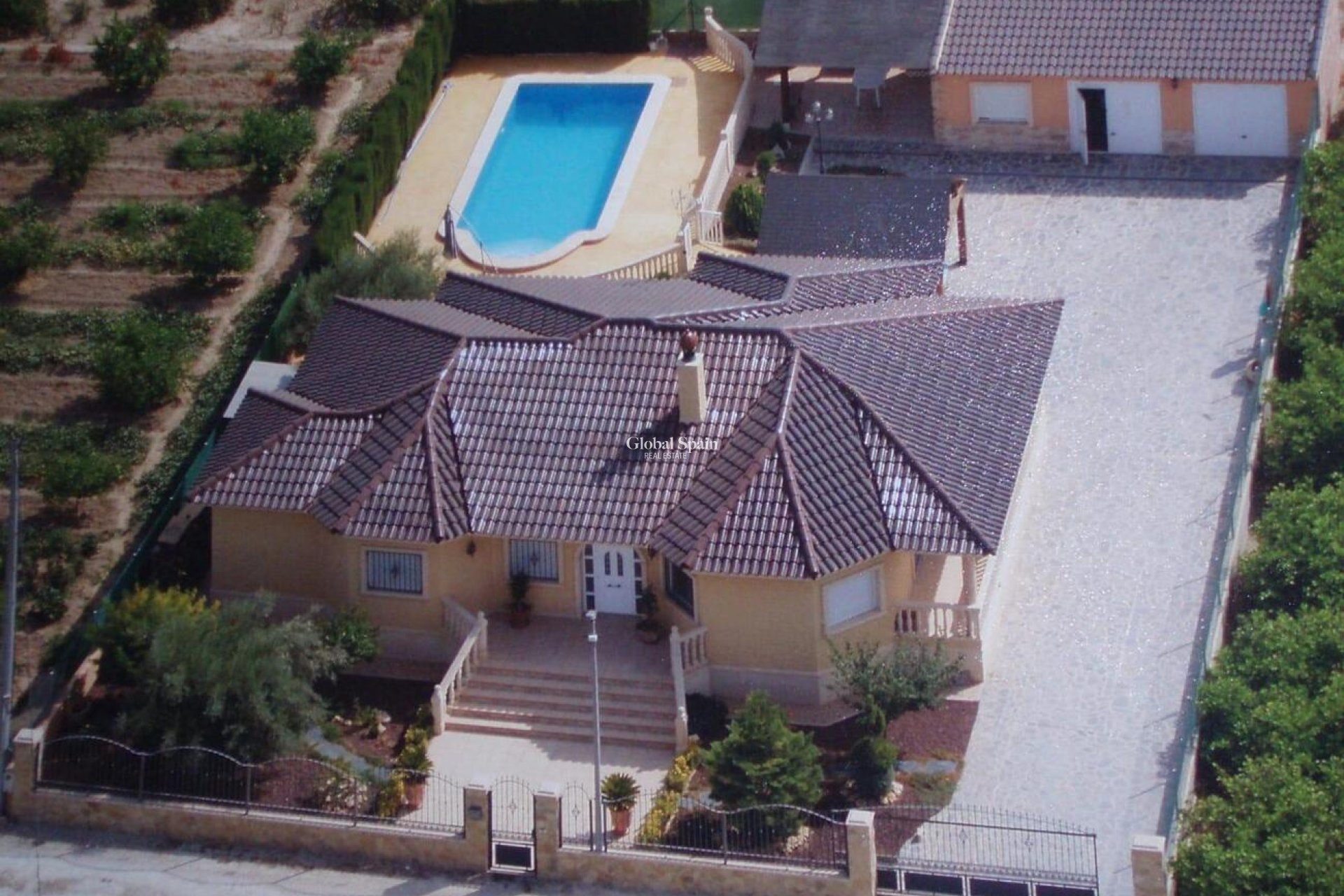 Wiederverkauf - VILLA -
ORIHUELA - LOS DESEMPARADOS