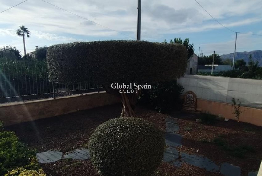 Wiederverkauf - VILLA -
ORIHUELA - LOS DESEMPARADOS